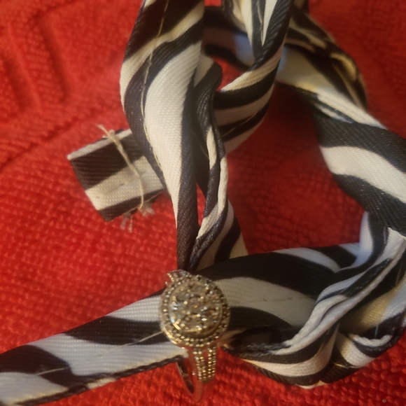 Women's 925 Sterling Silver Real Diamond ๐ Cluster Promise Ring - Picture 6 of 8